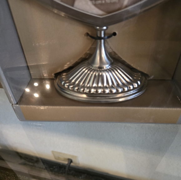 NEW Brushed Nickel heart frame - Picture 2 of 3